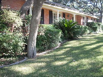 3rd image of 130 Yosemite Dr