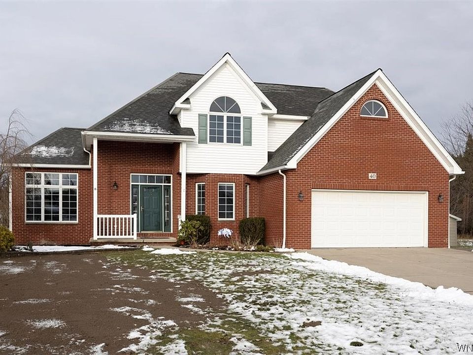 1st image of 40 Falconcrest Ln