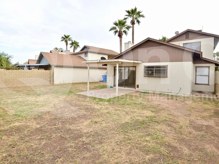 10026 W Roma Ave — Photo 21