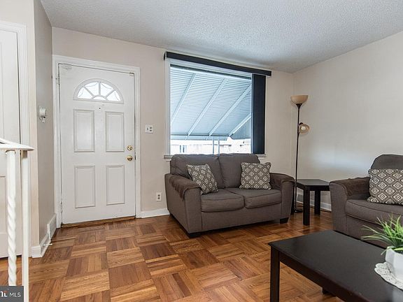 3rd image of 6353 Gillespie St