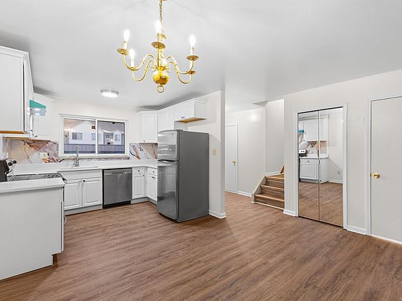 4th image of 1812 E Thirteen Mile Rd