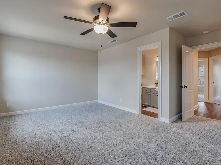 2208 N Hickory St — Photo 9