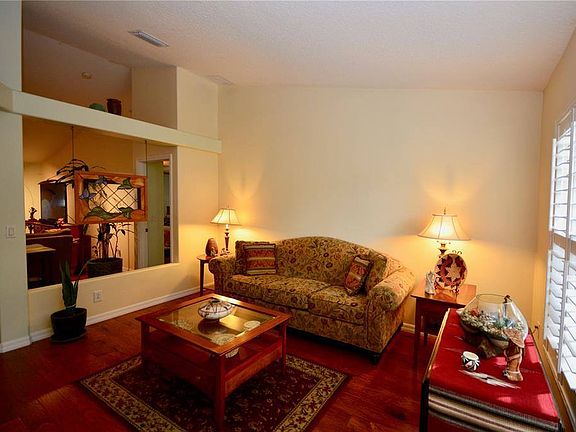 3rd image of 1080 Oak Landing Dr