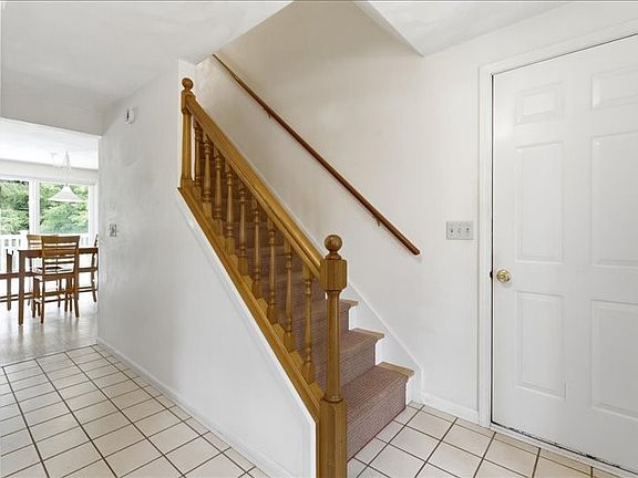 3rd image of 1142 Michael Dr