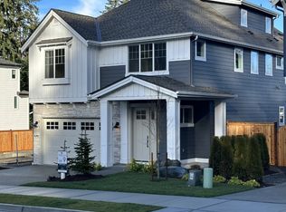 7690 NE 165th Pl, Kenmore, WA 98028