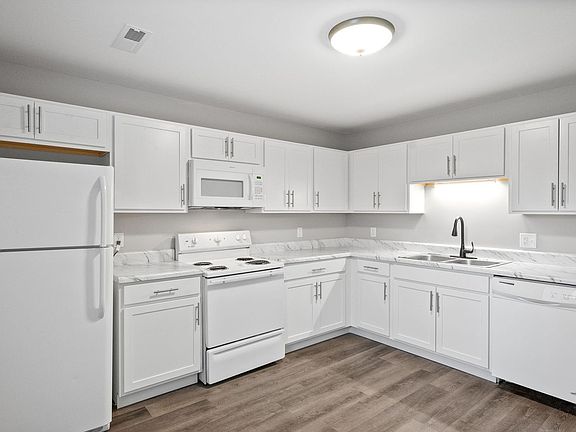 3rd image of 358 Peabody Dr APT 3