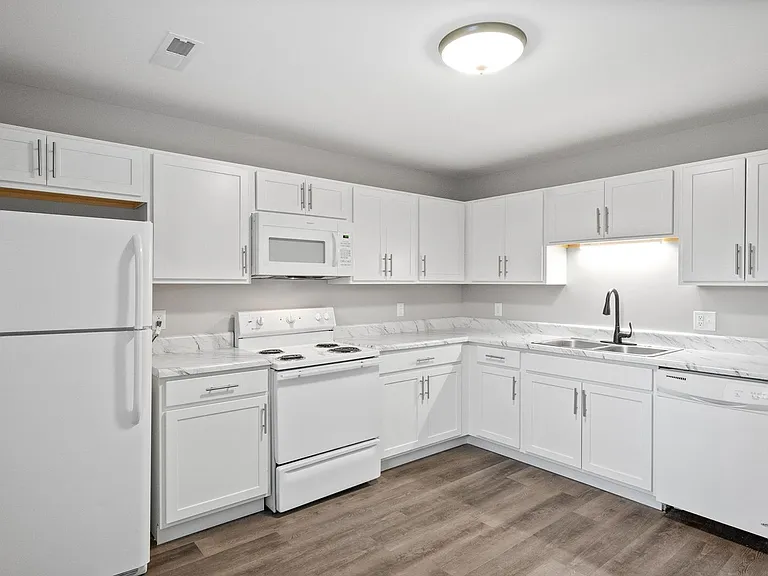 Peabody Dr - 358 — Photo 3