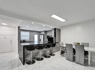 320 NE 12th Ave APT 102, Hallandale Beach, FL 33009