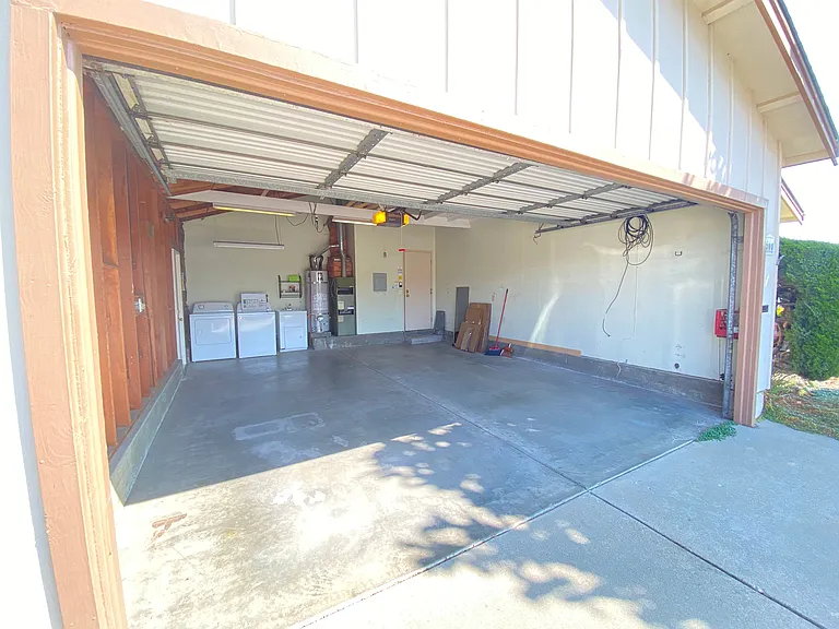 500 Cloudview Dr — Photo 12