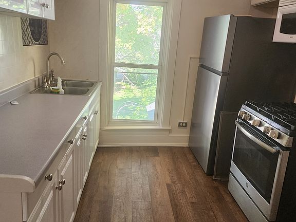 5th image of 261 Walnut St #2