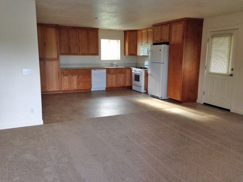 2nd image of 5255 High Banks Rd