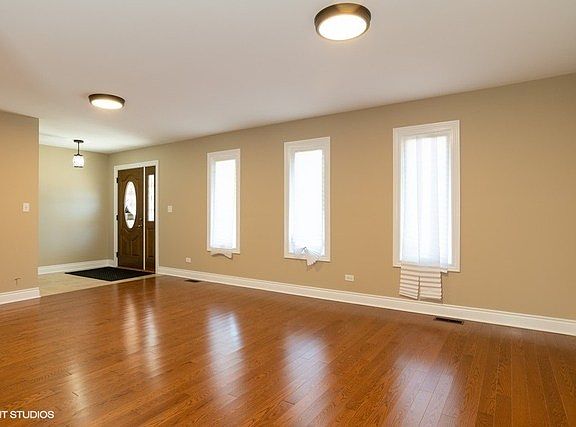 2nd image of 1921 Aspen Dr