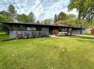 3412 Kensington Ct, Elmwood Park, WI 53405