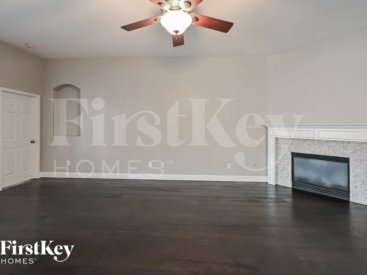 4 bed, 2.0 bath, 2299 sqft, $2,685 — Photo 3