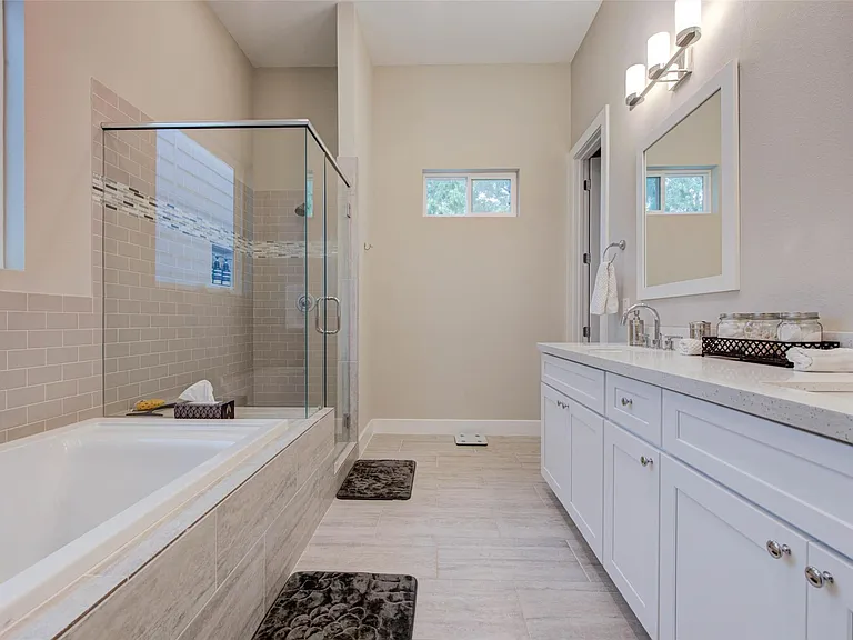 6009 Gardendale Dr #D — Photo 11