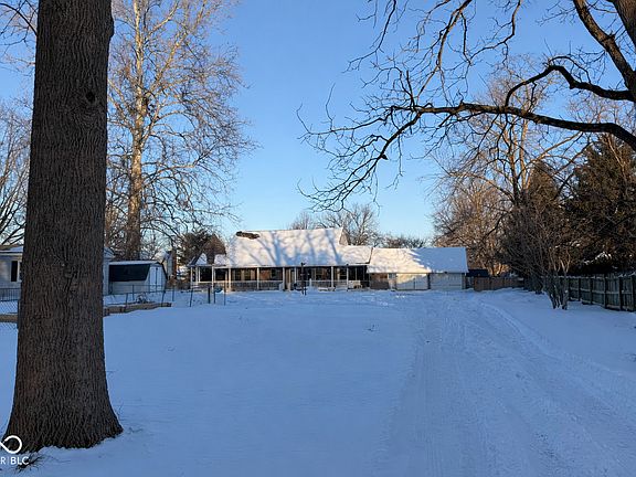 2nd image of 6335 Zionsville Rd