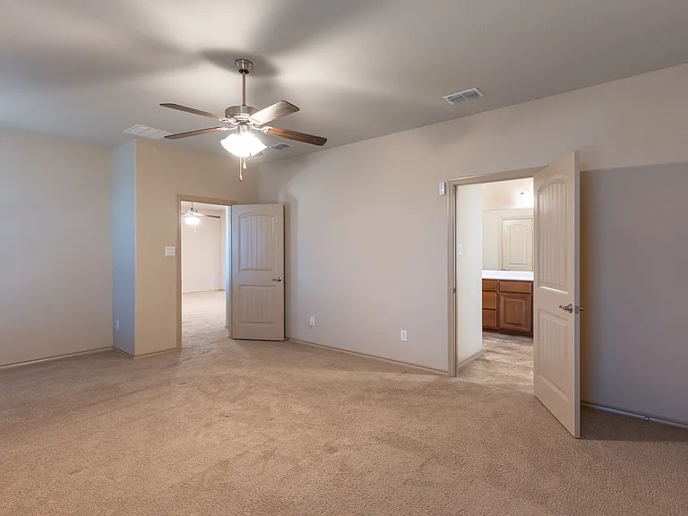 1117 Alnwick Ln — Photo 12