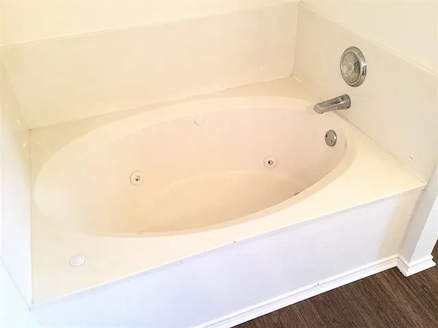 1004 Ashland Ct — Photo 10