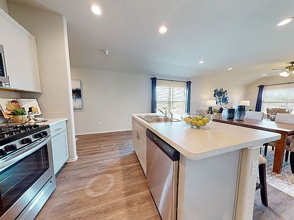 5th image of 5633 Barretts Trace Ln