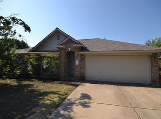 718 Meadow View Dr, Leander, TX 78641