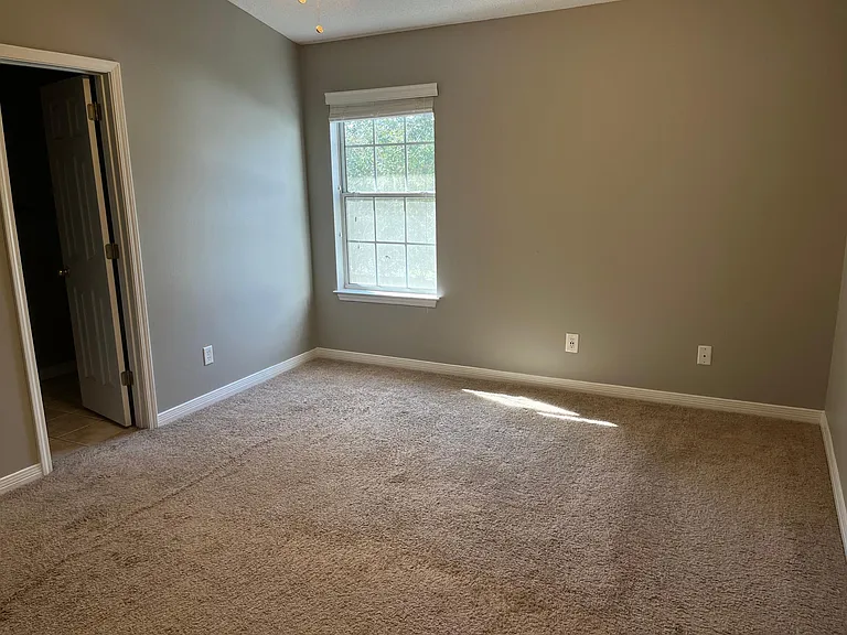 886 Dunwoody Pl — Photo 14