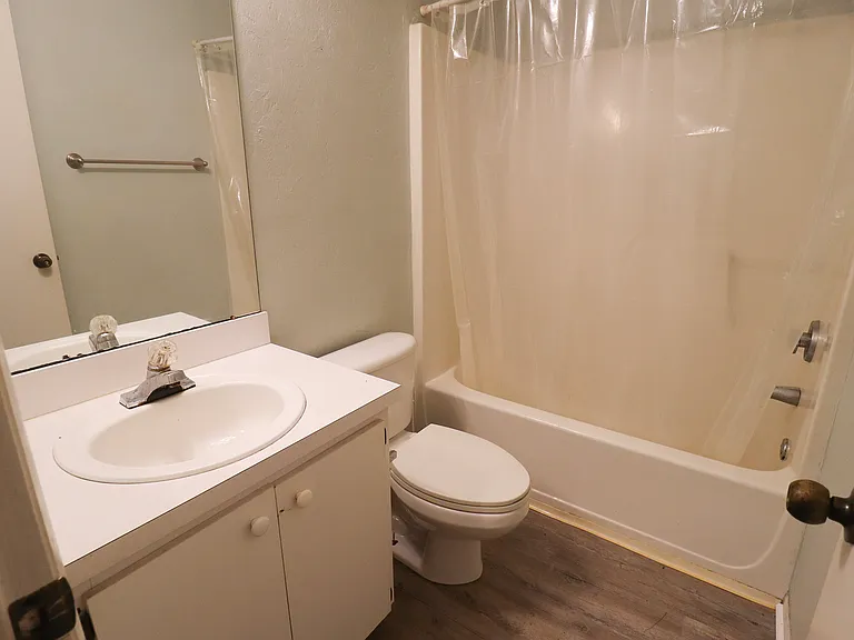 4000 SW 23rd St #5-307 — Photo 4