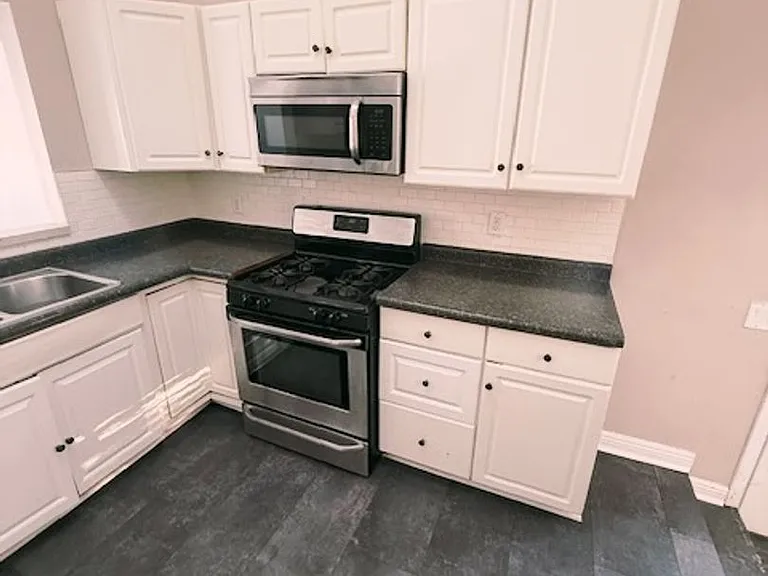 4034 Heathgate Dr — Photo 3