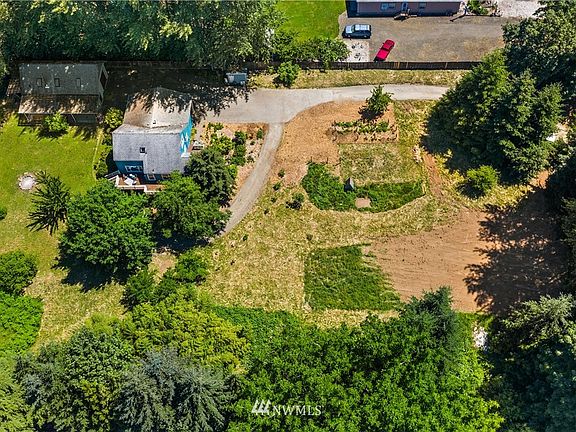 3rd image of 2708 12th Avenue NE