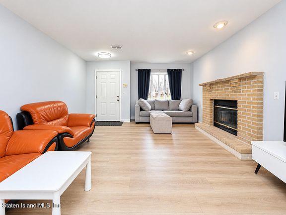 3rd image of 60 Reading Ave