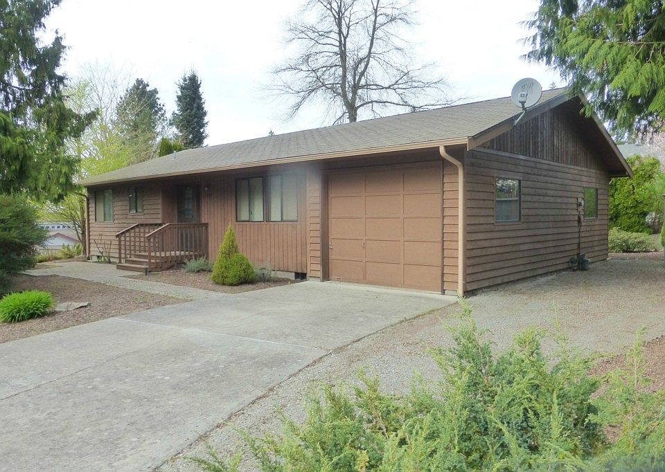 1st image of 2103 Woodridge Ave
