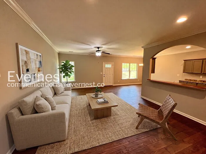 3 bed, 2.0 bath, 1650 sqft, $2,045 — Photo 3