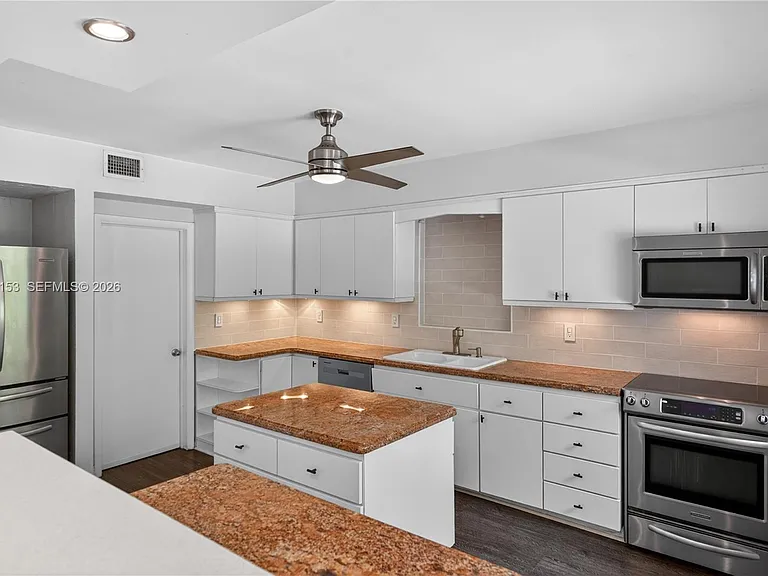 10025 NE 3rd Ave — Photo 14