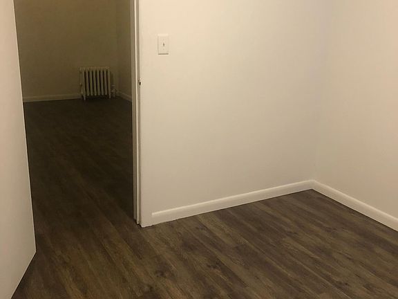 4th image of 46 Van Wagenen Ave