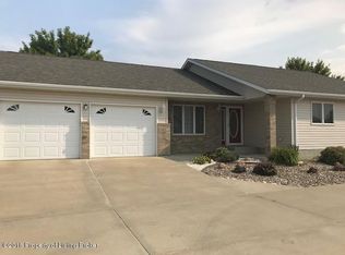 2571 10th Ave W, Dickinson, ND 58601