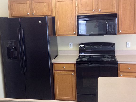 3rd image of 4150 Bathurst Dr