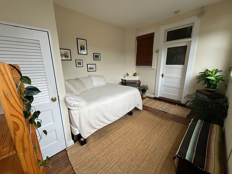 Page St — Photo 11