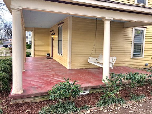 2nd image of 611 Vine St