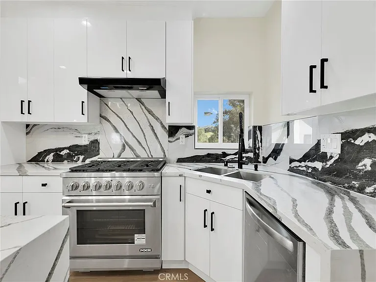 4530 Ensenada Dr — Photo 13