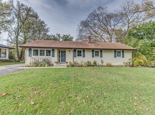 635 Melody Ln, Naperville, IL