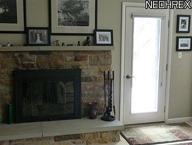 5th image of 2633 Woodview Dr