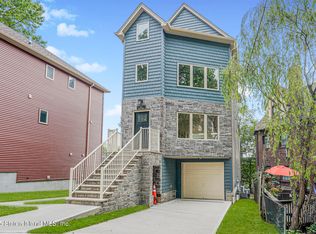 12 Ridge Ct, Staten Island, NY 10301