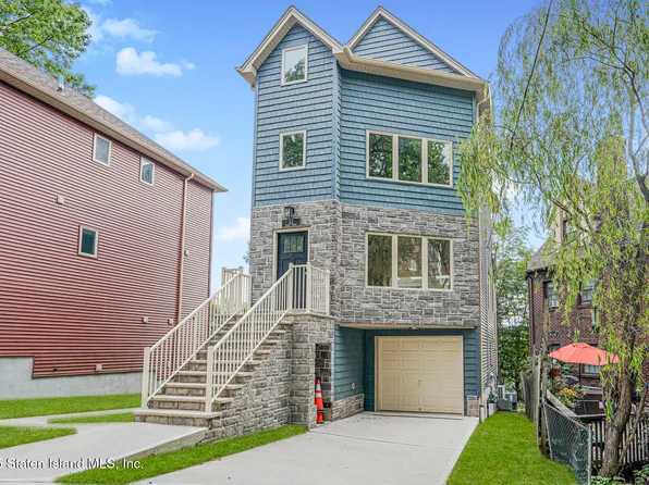 12 Ridge Ct, Staten Island, NY 10301
