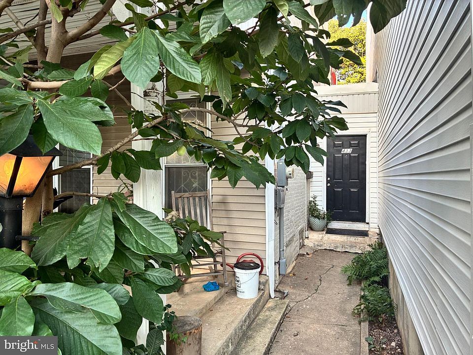 1st image of 433 N 41st St