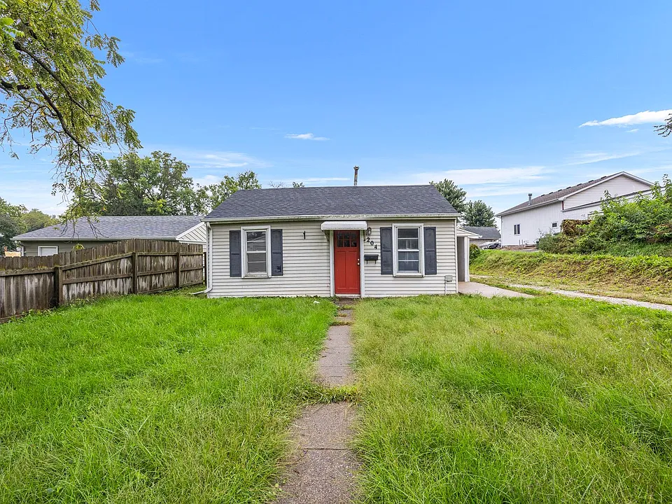 204 E Franklin Ave