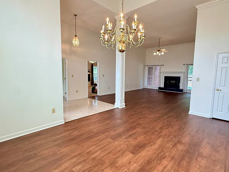 113 Nobleton Ln NW — Photo 4