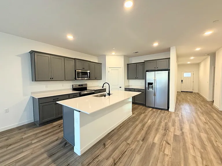4735 Sami Jo Dr — Photo 2