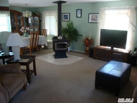 3rd image of 66 Iroquois Ave