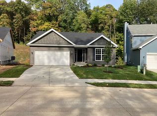 1619 Ridgefield Bluff Ct, Eureka, MO 63025