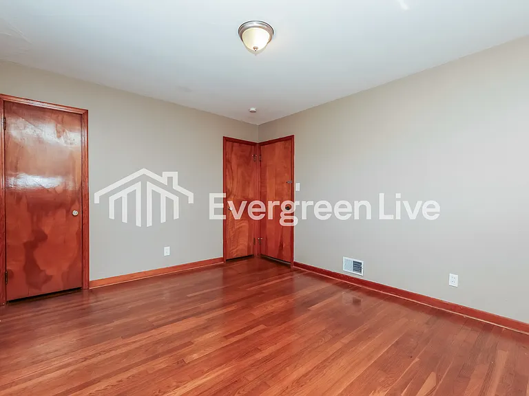 3826 E 4th St — Photo 13