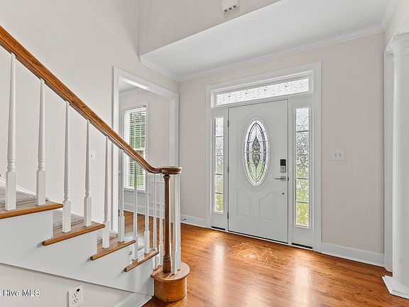 3rd image of 622 Rhodes Hill Court